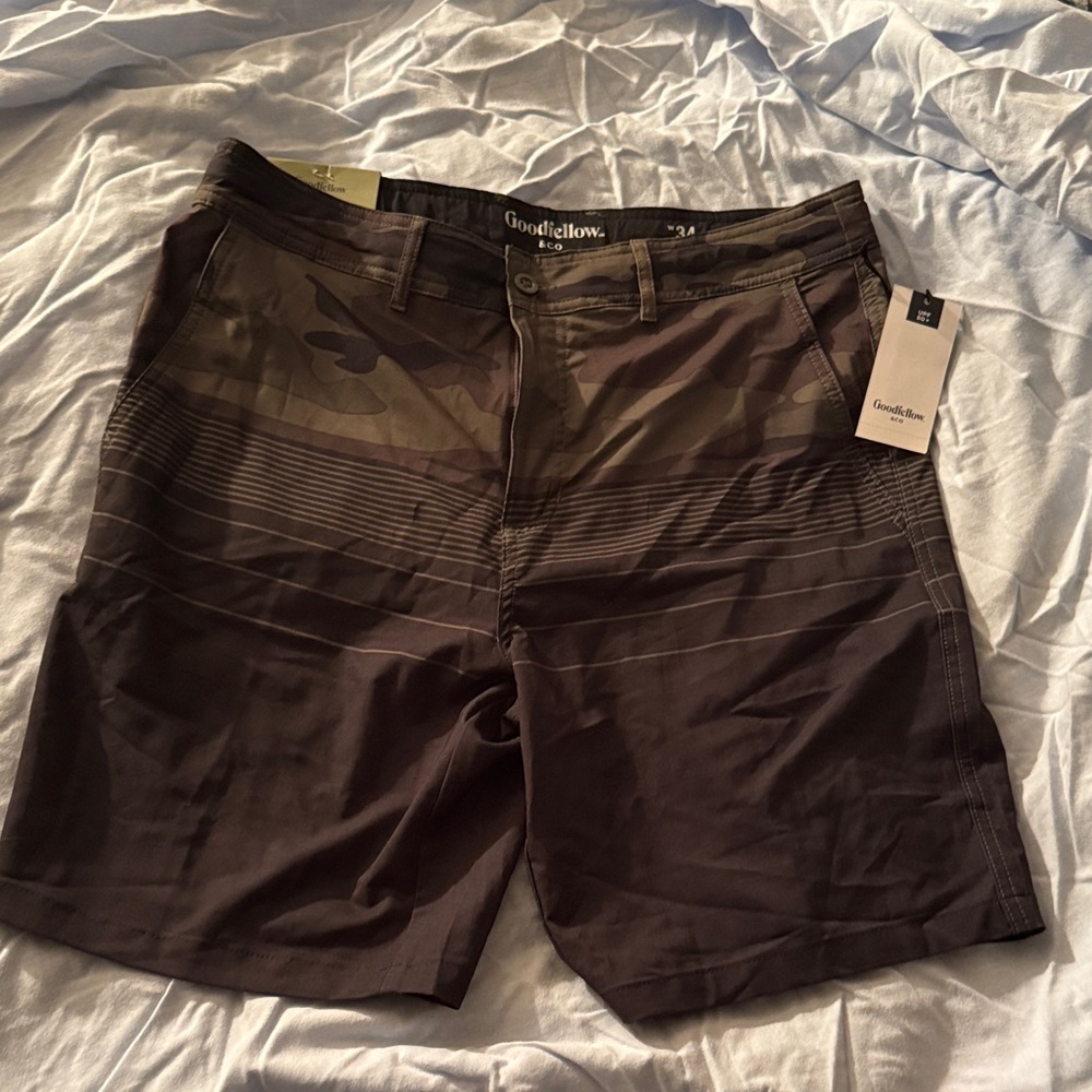 Goodfellow & Co Men's Camo Green Hybrid Swim Shorts